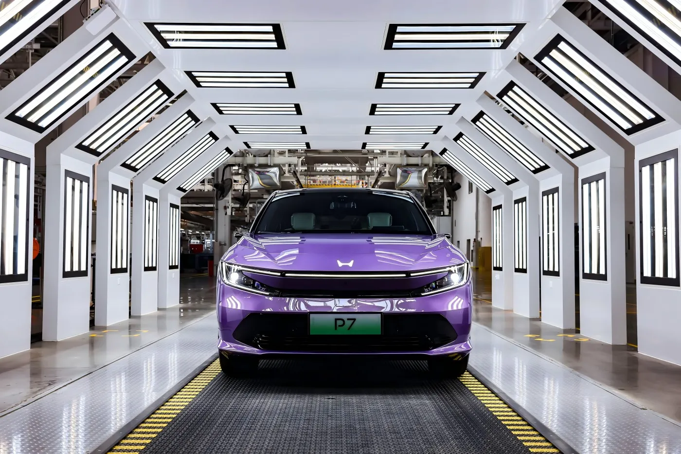 GAC Honda P7 офіційно скотився з виробничої лінії. Він розташований як позашляховик середнього розміру і, як очікується, запустить ще два електромобілі в майбутньому.