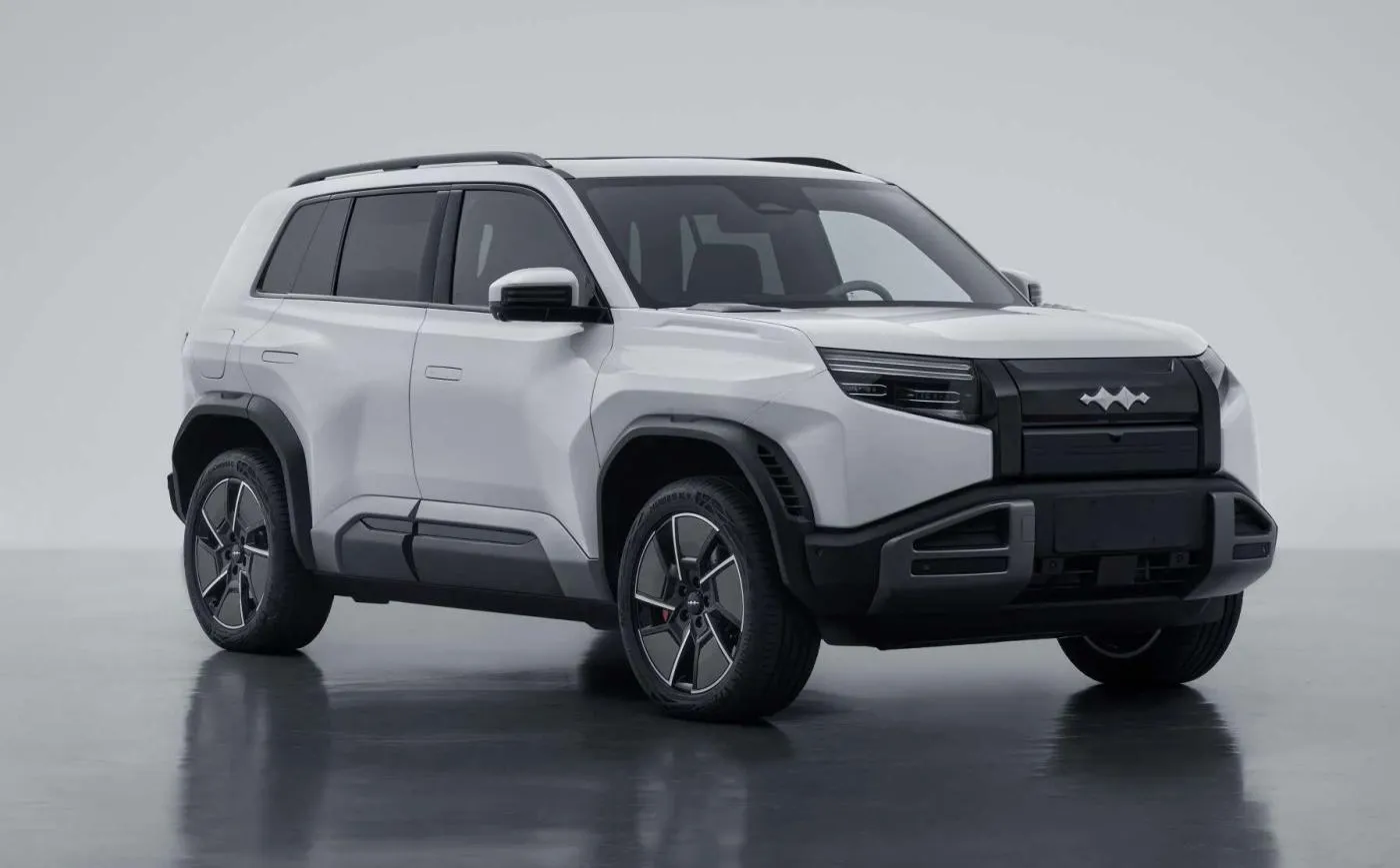 Рівняння Leopard Titanium 3 розпочне передпродаж 31 березня, за орієнтовною початковою ціною 220 000 юанів!
