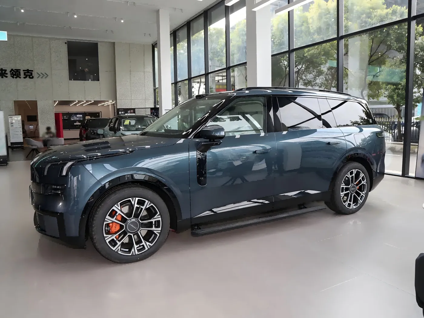 Lynk & Co 900 розпочнеться передпродажами 25 березня та офіційно запуститься наприкінці квітня!