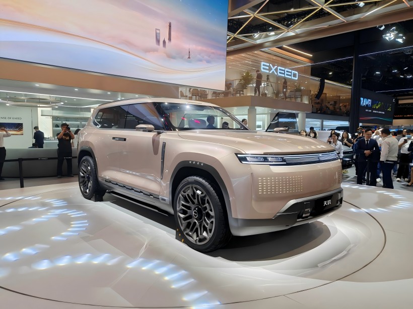 2025 Шанхайський автосалон: Concept Concept Concept Over, розміщений як великий позашляховик 6 - Seater Leisure