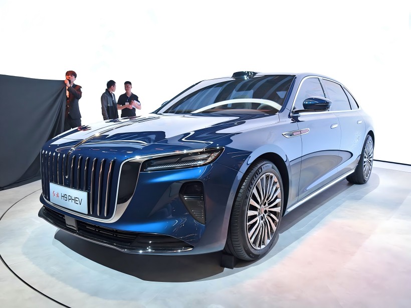Hongqi H9 PHEV, що працює на 2,0 -т вилку - в гібридному силовому агрегаті та оснащений активною підвіскою, буде запущений у другій половині 2025 року.