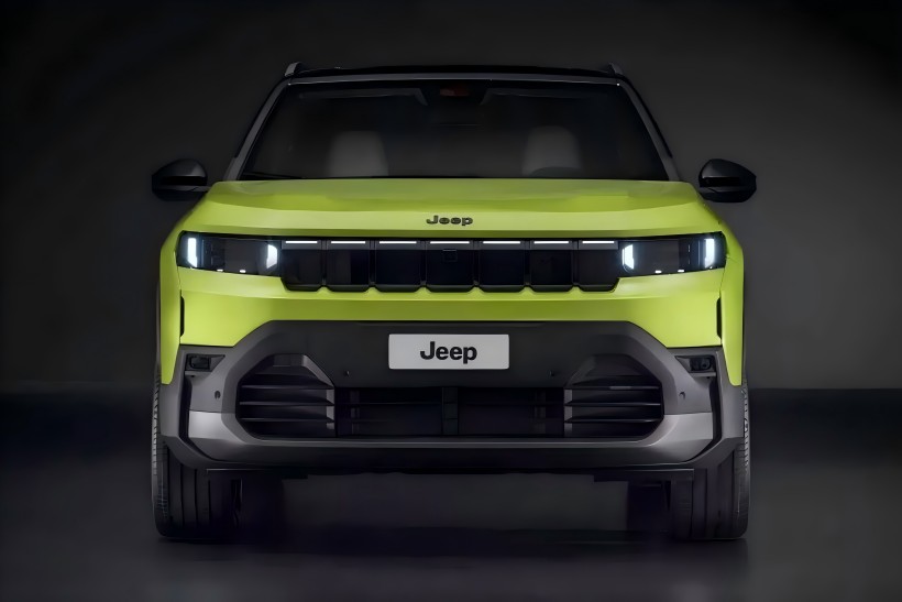 Спекульовані офіційні зображення абсолютно нового компаса Jeep просочилися з потенційним випуском протягом цього року. Очікується, що транспортний засіб запропонує чисті електричні, легкі гібридні та плагінні гібридні силові агрегатки